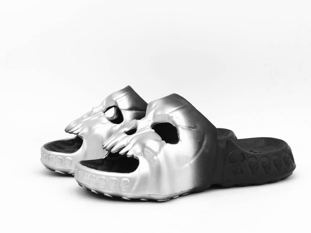 Skull Slides with Backpack in Silver Metal